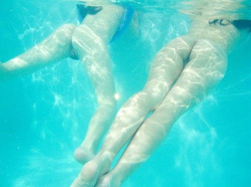 fotos-de-gostosas-peladas-dentro-da-piscina-17
